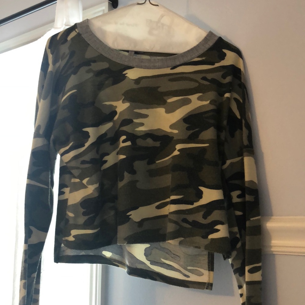 Camo crop top